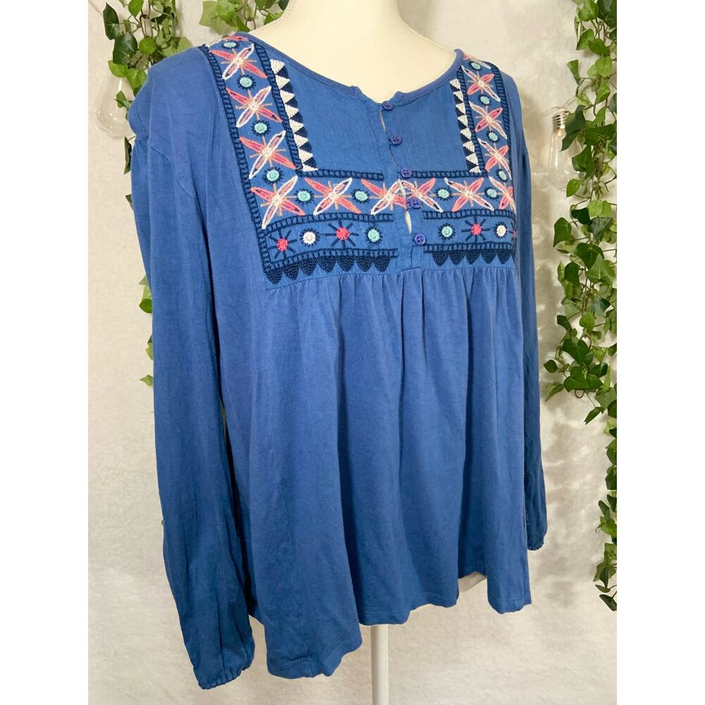 InLUV Blue Long Sleeve Top With Colorful Bohemian Design Women's size Large